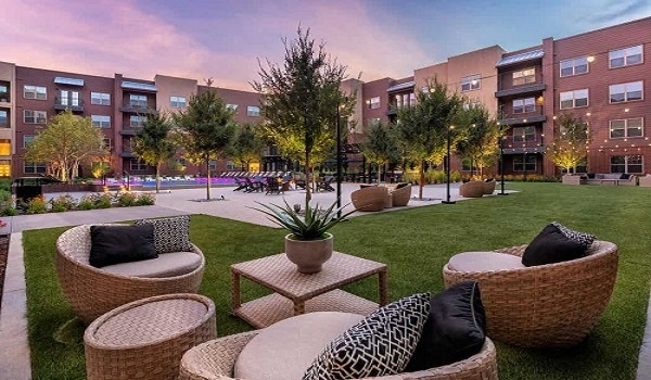 Prestige Falcon City Luxe Lawn Area